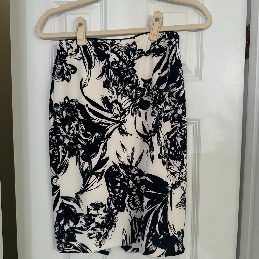 White House Black Market Size 0 Skirt